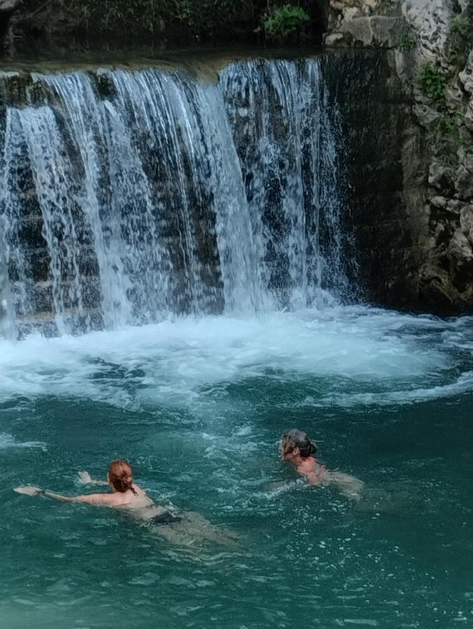 Hotel Kutaisi Globus Kültér fotó